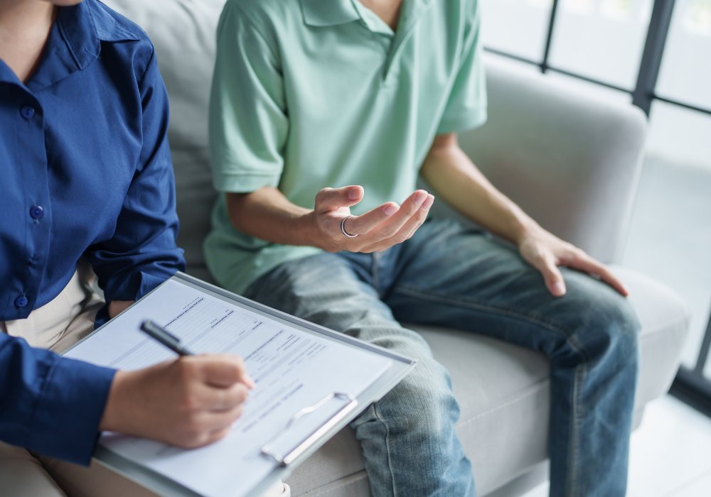 Thérapie de couple, prise de notes lors d'une séance